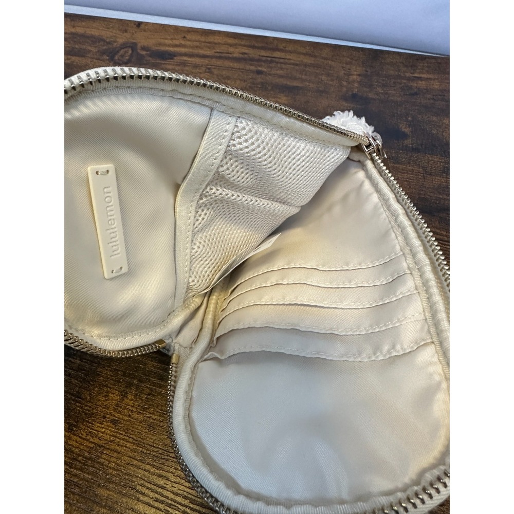 Lululemon Modular Phone Crossbody Bag Fleece Sherpa W/ Attached Coin Purse White - Picture 6 of 12